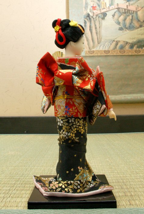 Figurines Japonaises/ Poupée: Geisha/Maiko 9 inch #2 !