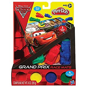 Play Doh Disney Pixar Cars 2 Grand Prix Race Mats: Jeux et