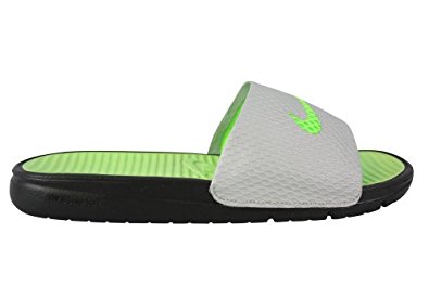 Nike Claquette+Tong benassi solarsoft soccer Taille 46
