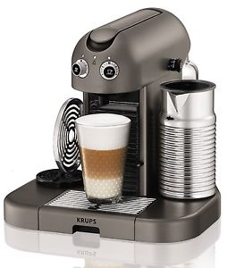 Krups XN8105 Machine a cafe Nespresso Maestria Gris acier Import